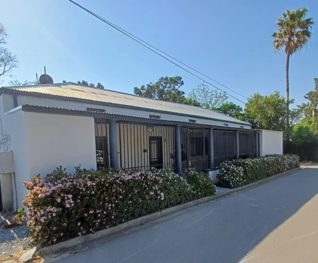 Roos Street No.8